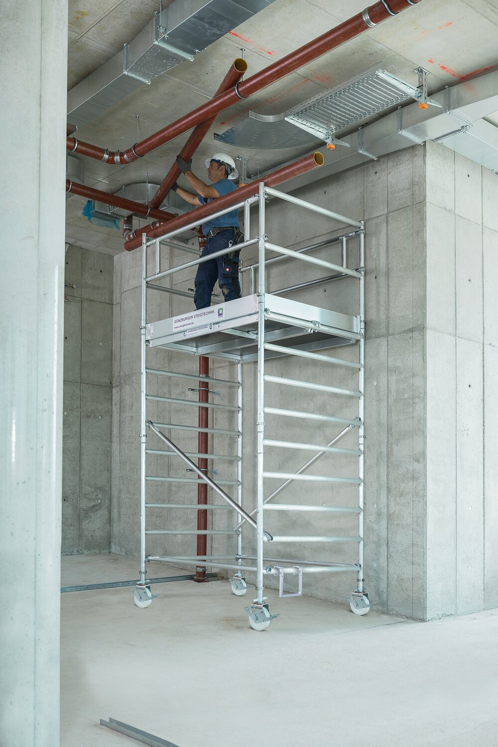 Rollgerüst 1,35 x 1,80 m mit Doppel-Plattform Plattformhöhe 3,07 m